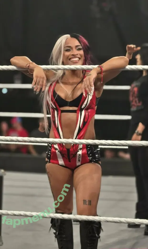 Zelina Vega nude photo #1616 ( / Thea Trinidad / zelinavegawwe)