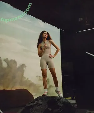 Zendaya / zayarose11 nude photo #0104