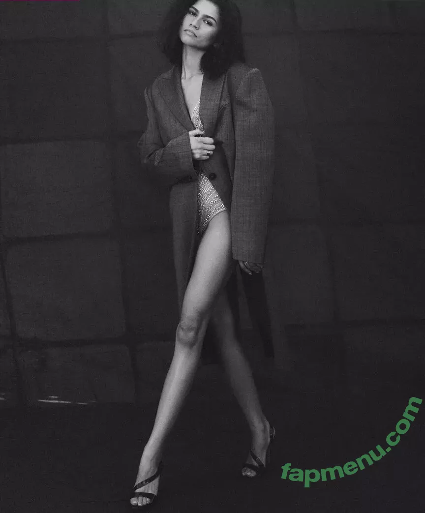 Zendaya nude photo #2977 (linda.voilet)