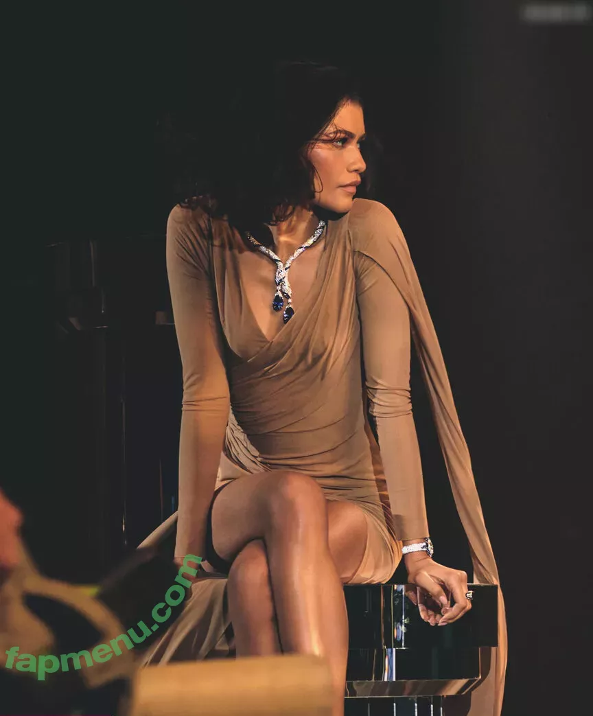 Zendaya nude photo #2997 (linda.voilet)