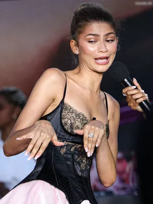Zendaya / linda.voilet nude photo #3115