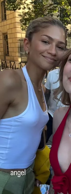 Zendaya / linda.voilet nude photo #3127