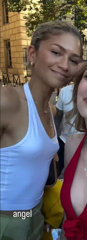 Zendaya / linda.voilet nude photo #3128