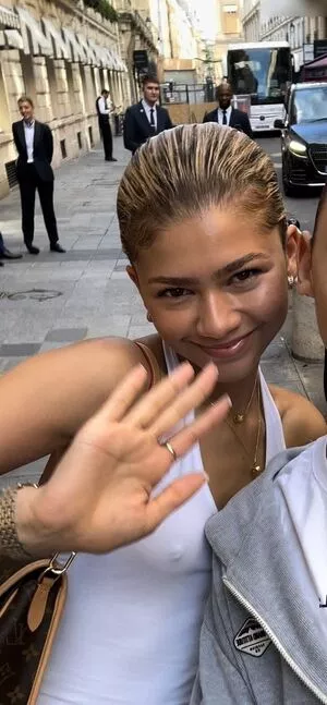 Zendaya / linda.voilet nude photo #3137