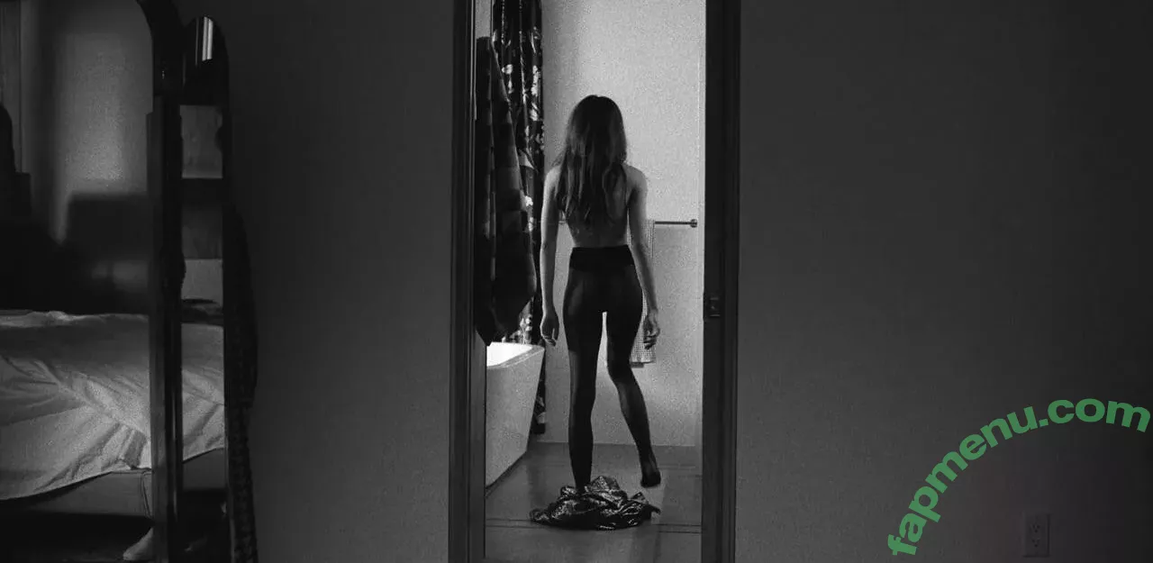 Zendaya nude photo #3018 (linda.voilet)