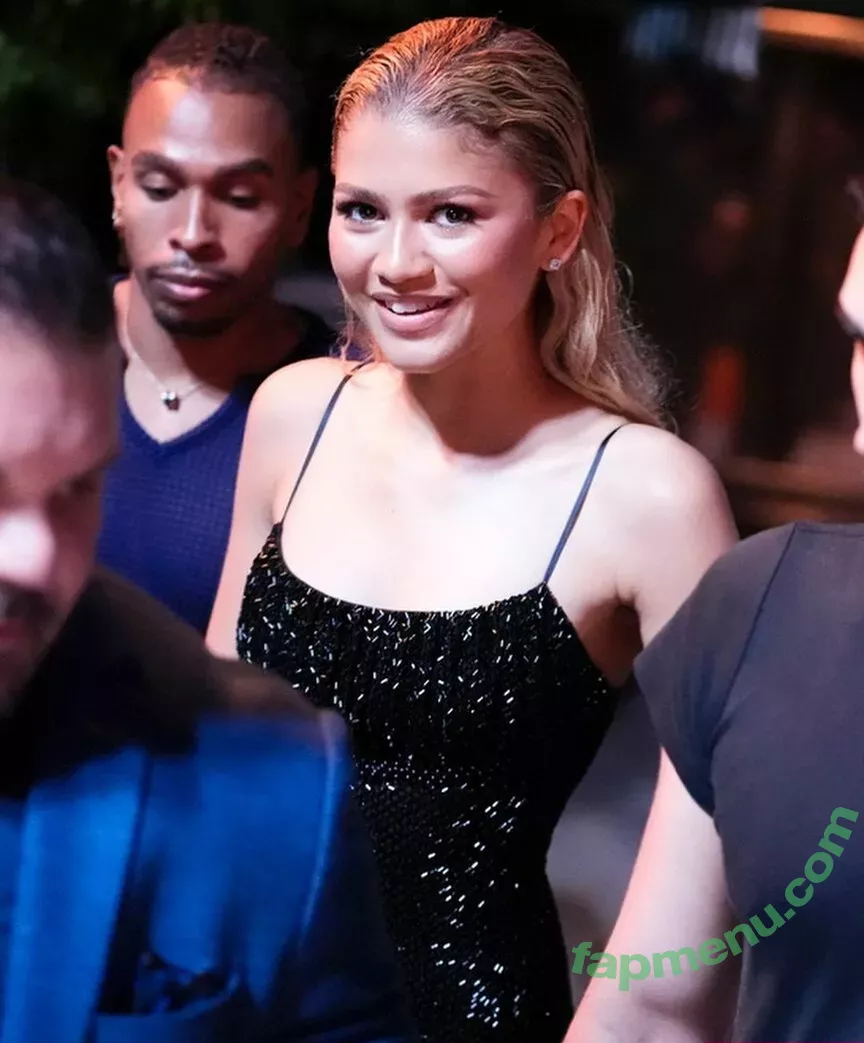 Zendaya nude photo #3041 (linda.voilet)