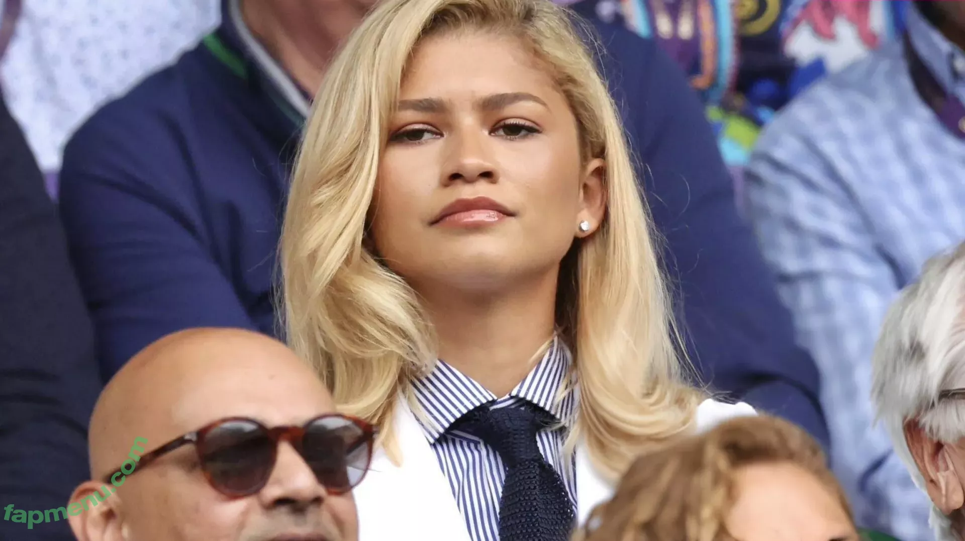 Zendaya nude photo #3064 (linda.voilet)