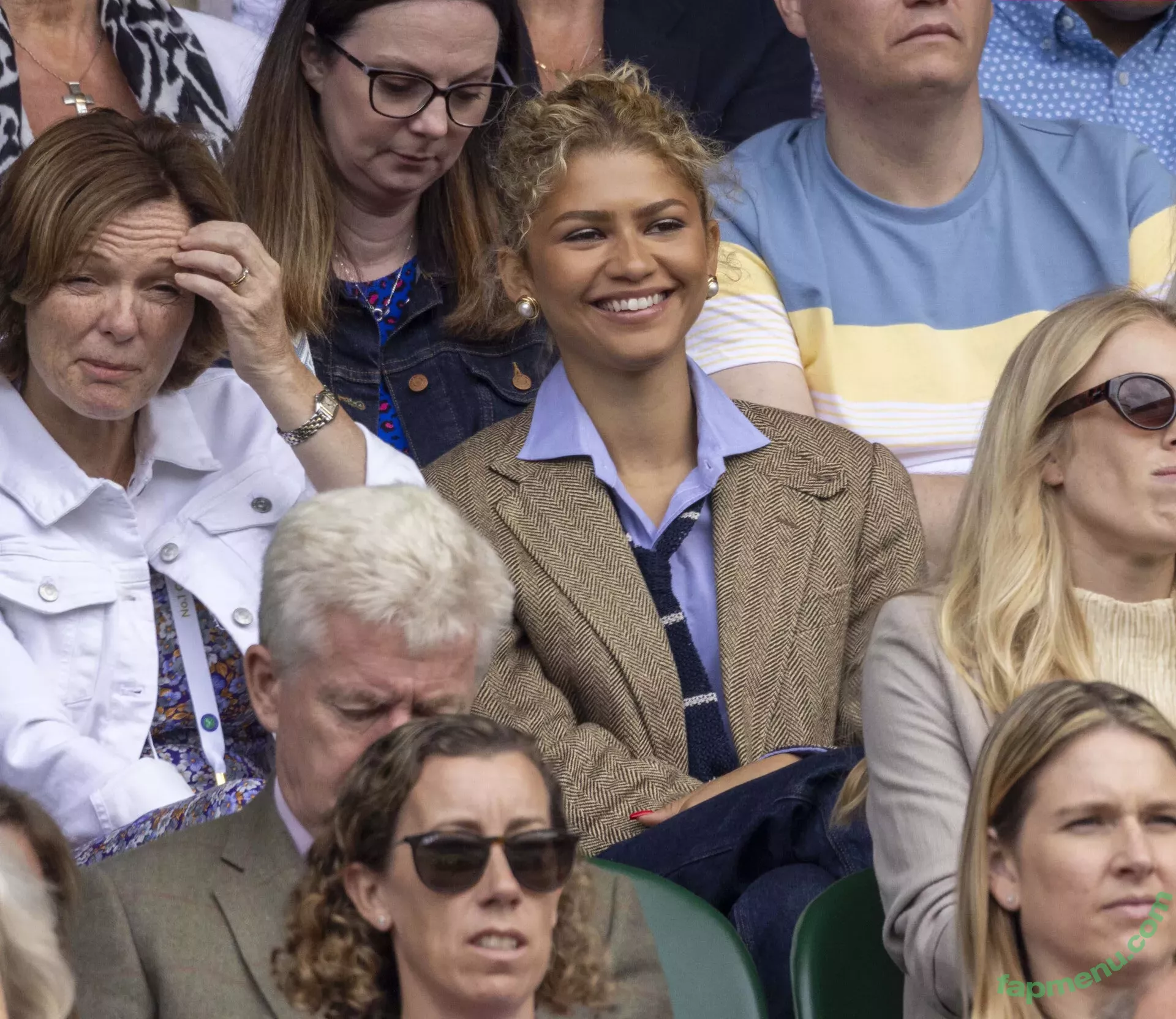 Zendaya nude photo #3085 (linda.voilet)