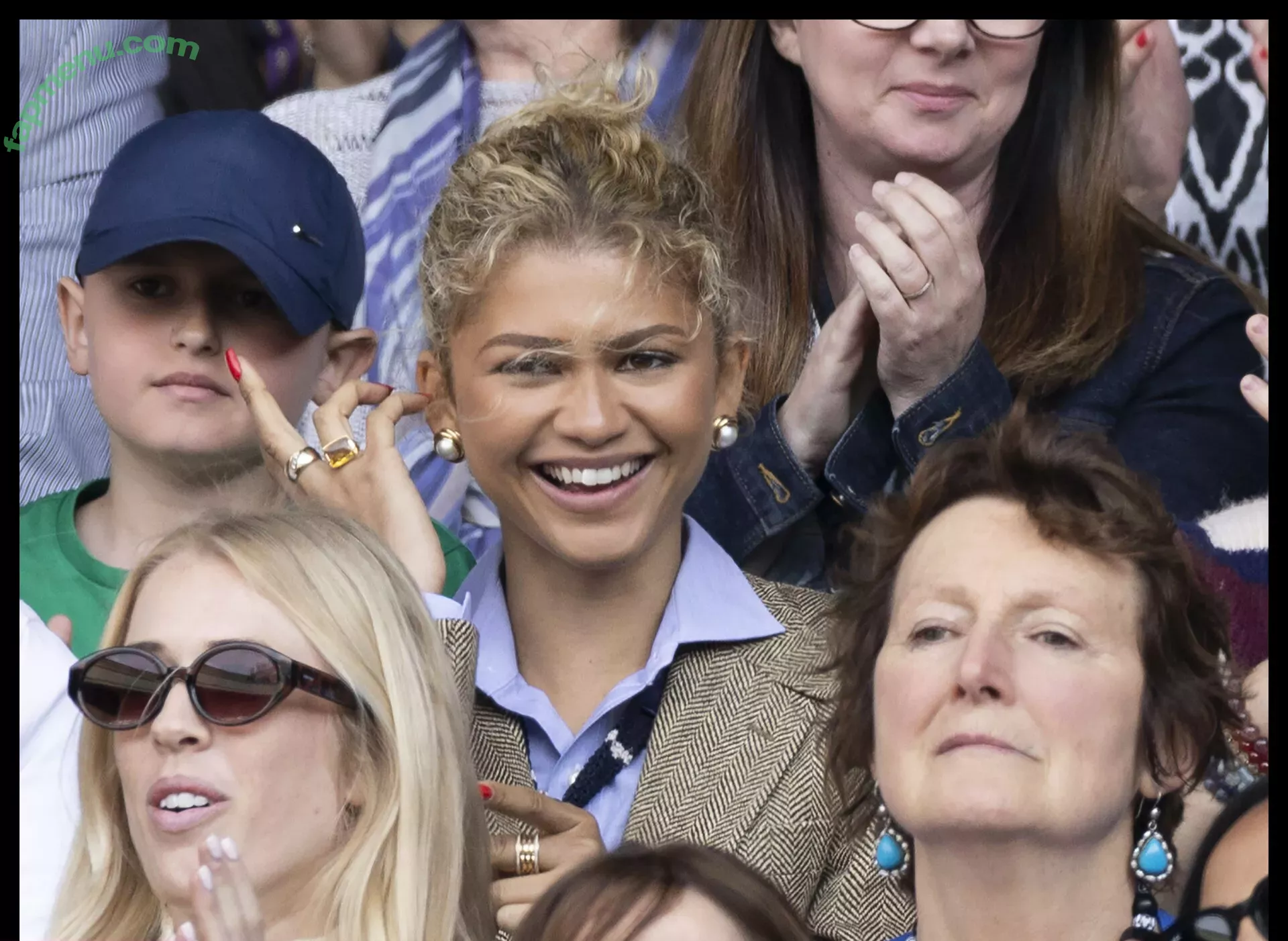 Zendaya nude photo #3088 (linda.voilet)