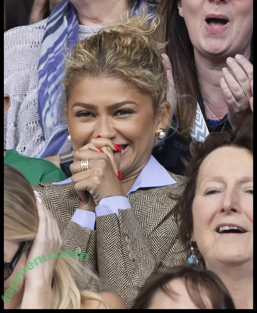 Zendaya nude photo #3090 (linda.voilet)