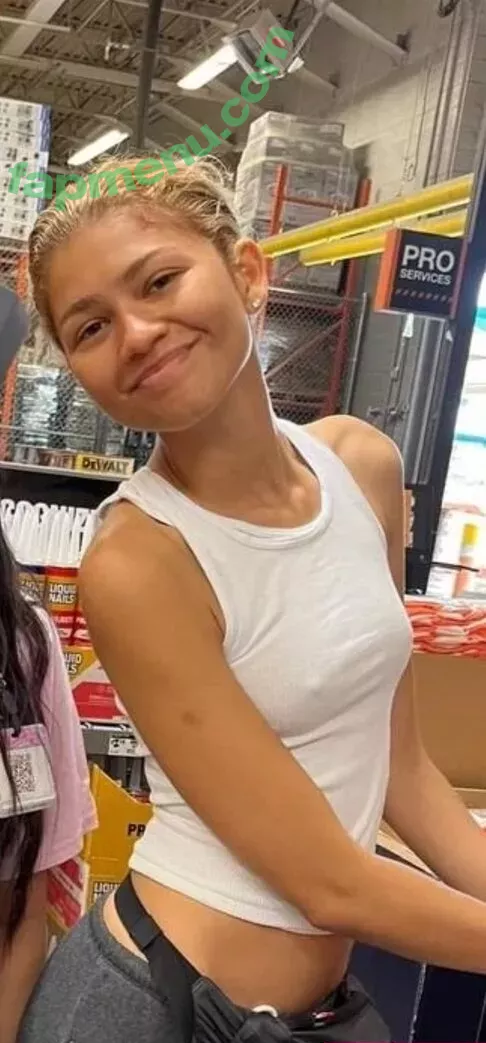 Zendaya nude photo #3113 (linda.voilet)