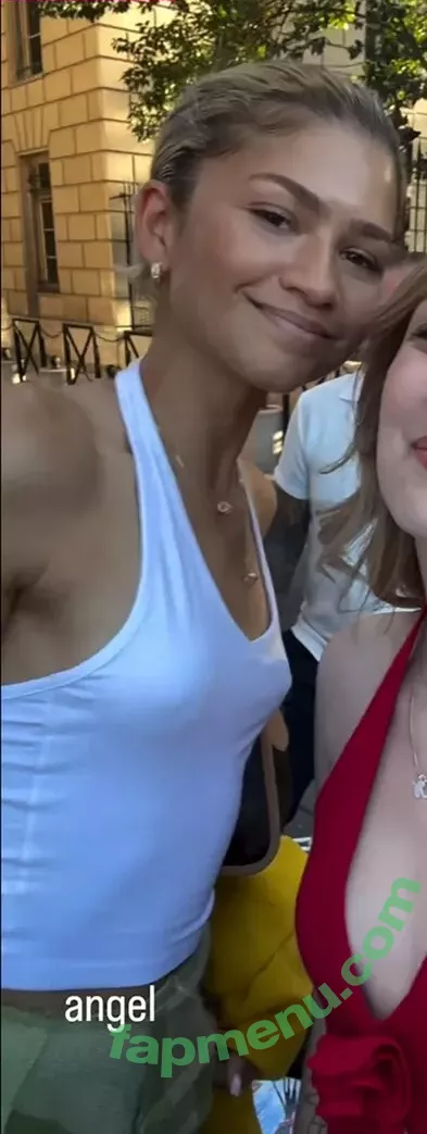 Zendaya nude photo #3128 (linda.voilet)