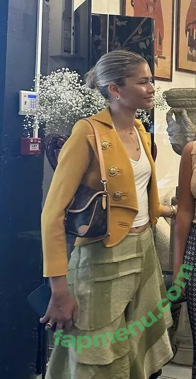 Zendaya nude photo #3134 (linda.voilet)