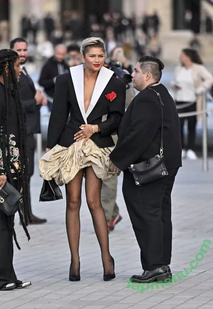 Zendaya nude photo #3353 (linda.voilet)