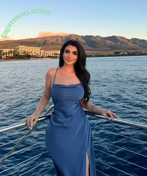 Zenoviajafar nude photo #0002
