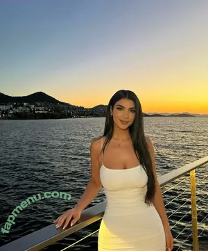 Zenoviajafar nude photo #0007