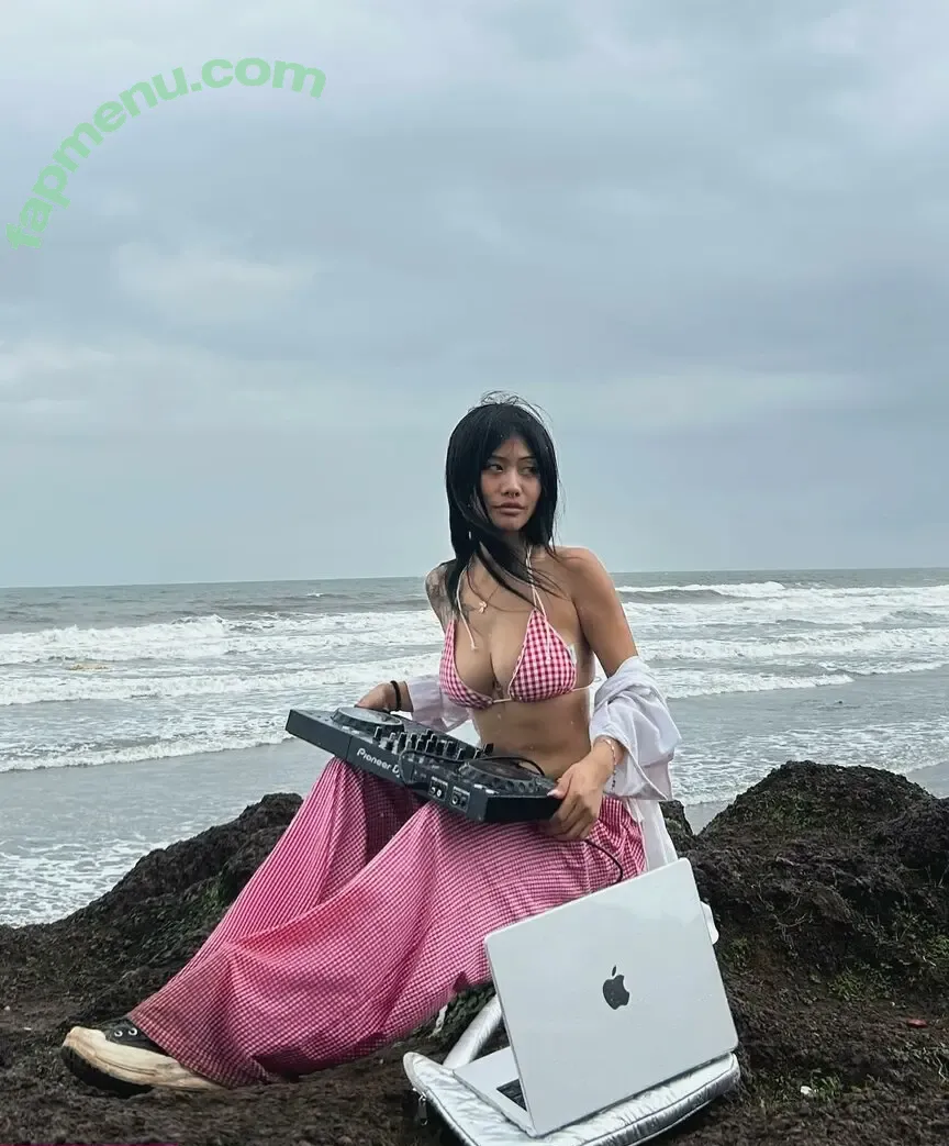 Ziean0 nude photo #0043 (Ziean0)