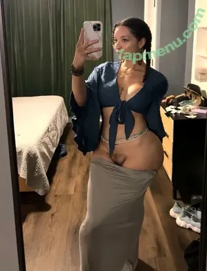 Ziirrb nude photo #0012