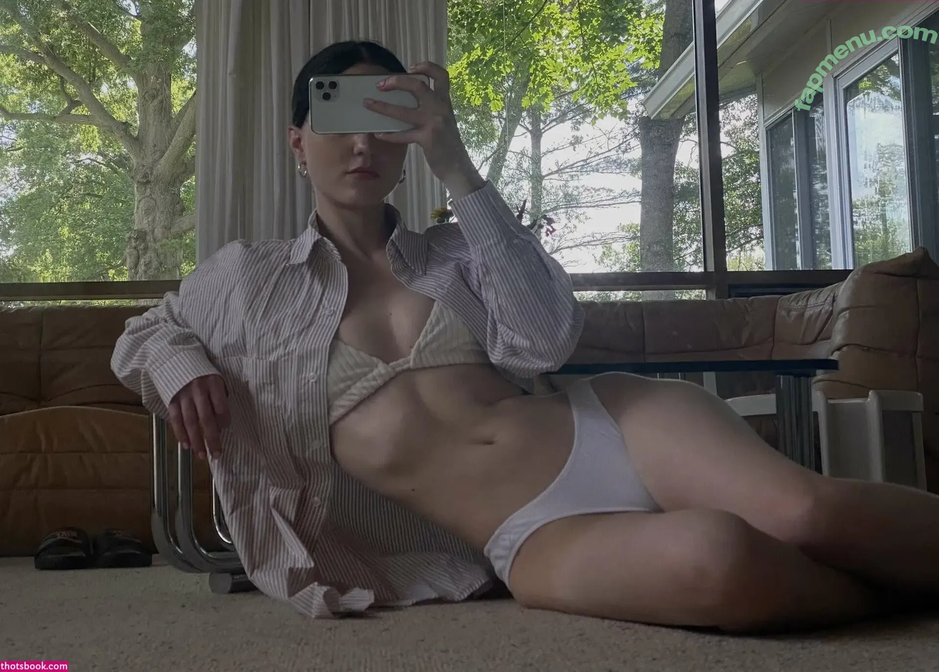 Zoeloveshouses nude photo #0002 (Zoeloveshouses)