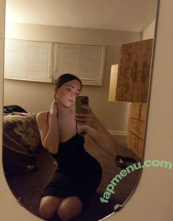 Zoeloveshouses nude photo #0003 (Zoeloveshouses)
