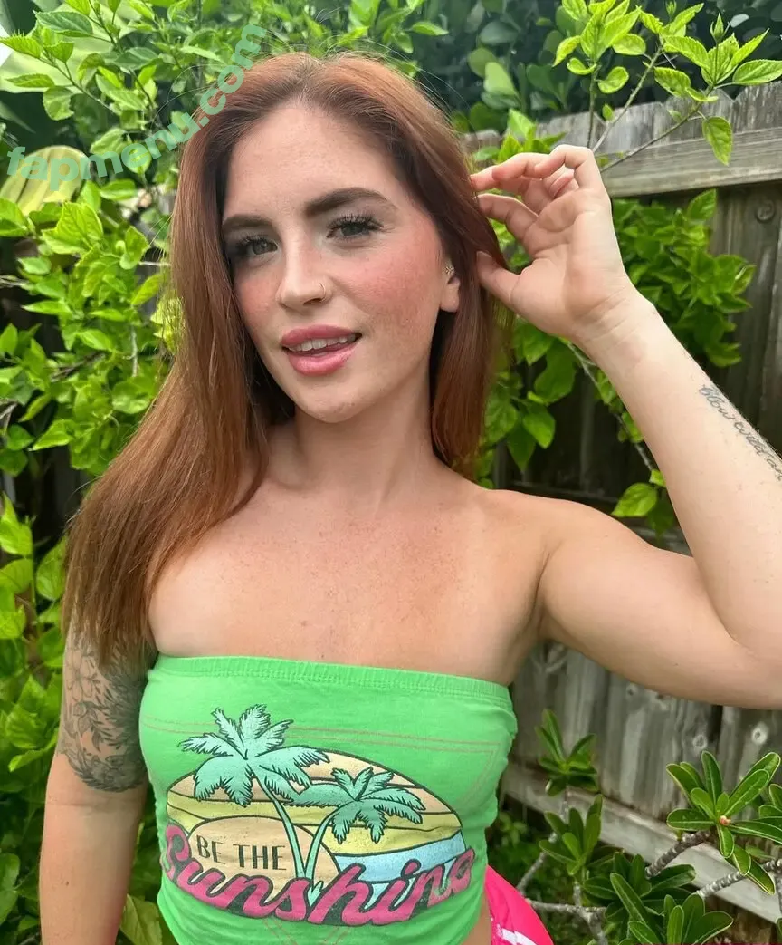 Zoeneli nude photo #0004 (zoenelis)