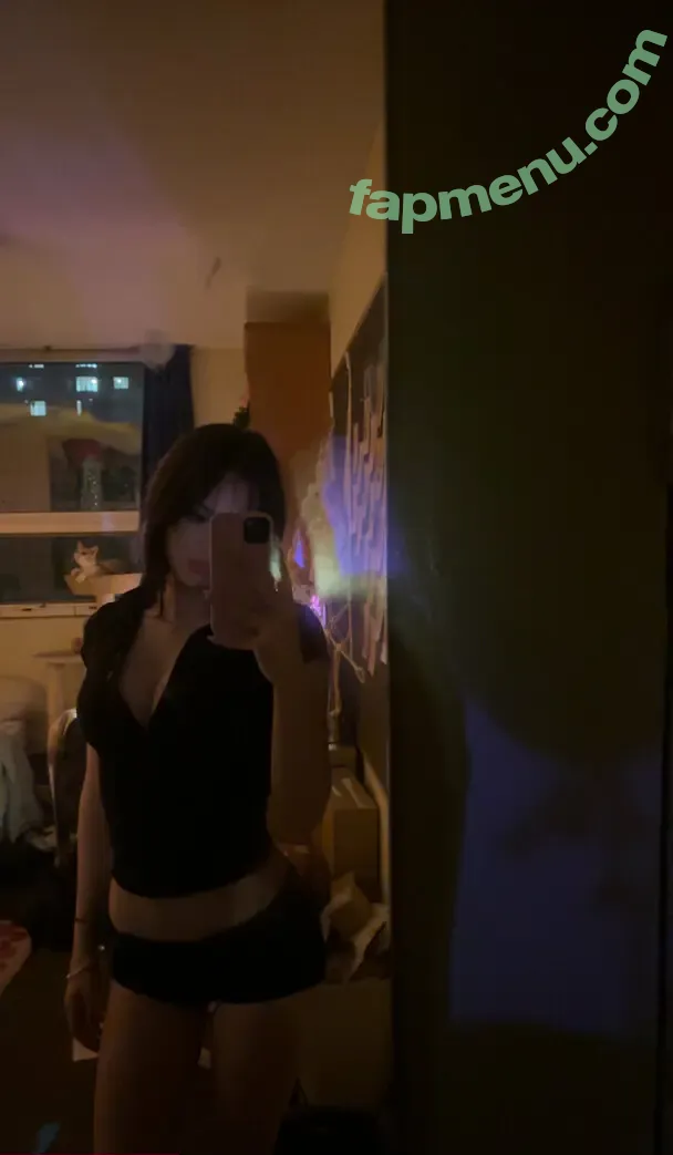 zoeskyye nude photo #0026 (zoeskye.xo)