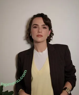 Zoey Deutch / zoeydeutch nude photo #0033