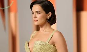 Zoey Deutch / zoeydeutch nude photo #0179