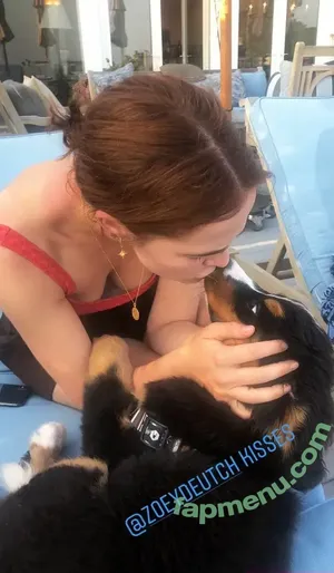 Zoey Deutch / zoeydeutch nude photo #0280