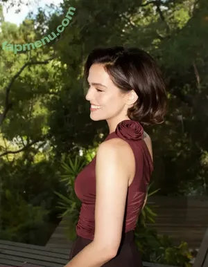 Zoey Deutch / zoeydeutch nude photo #0283