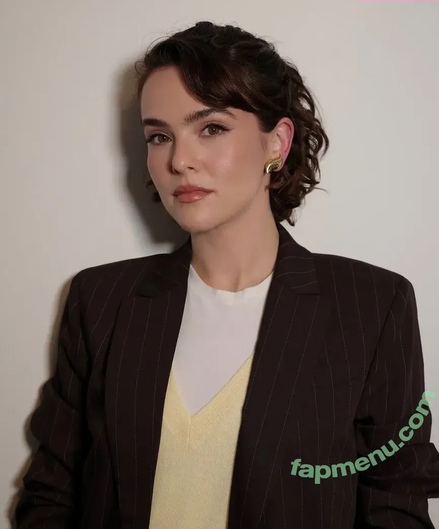 Zoey Deutch nude photo #0034 (zoeydeutch)