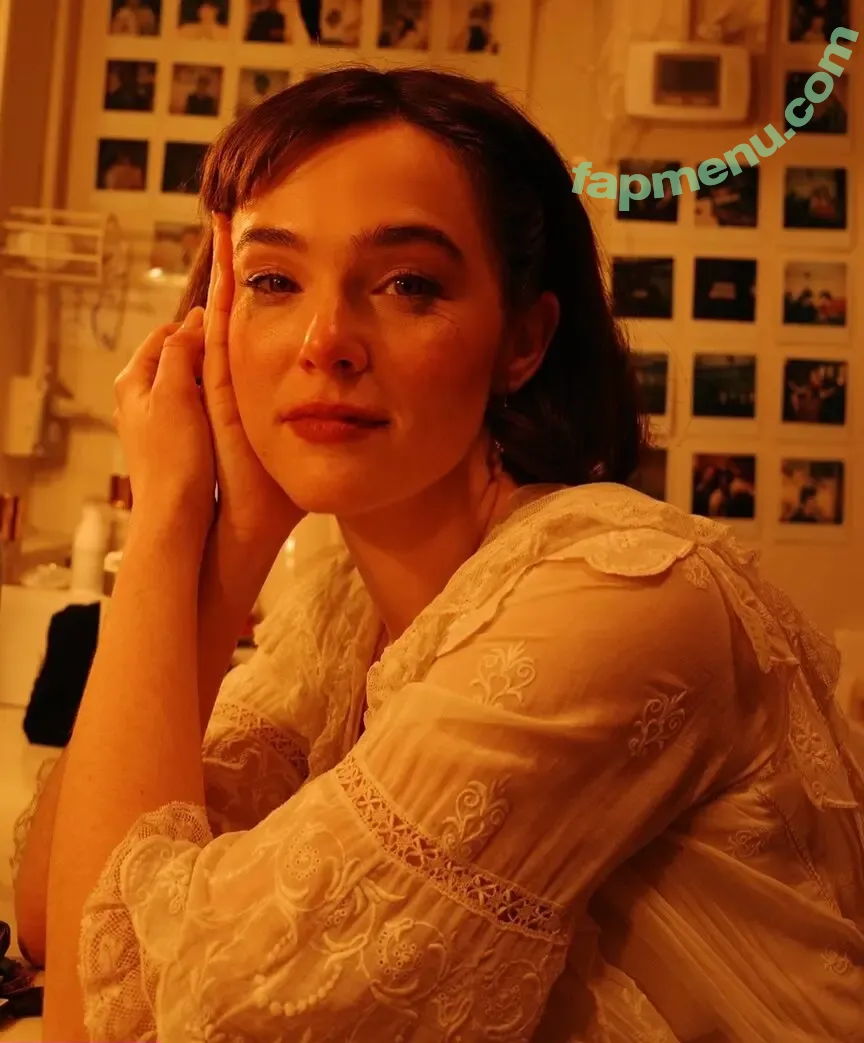 Zoey Deutch nude photo #0139 (zoeydeutch)