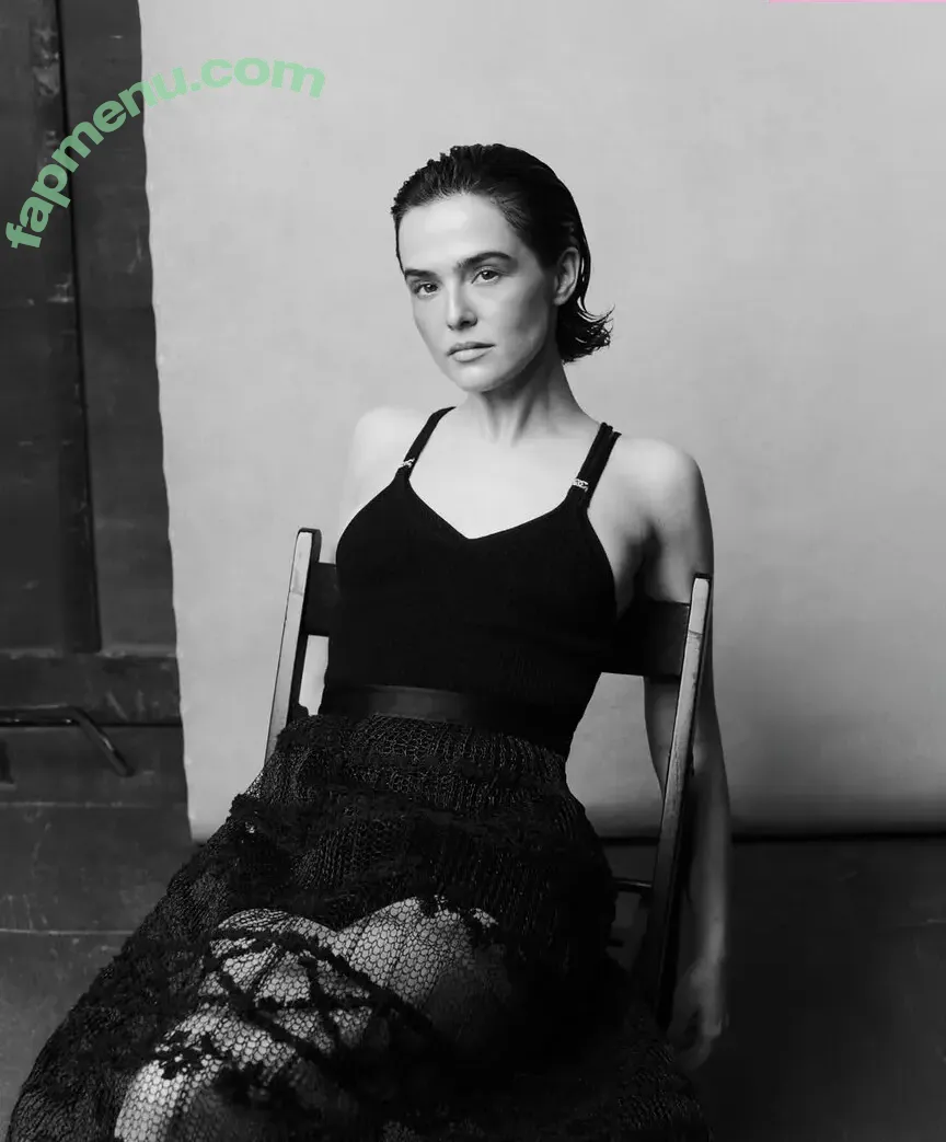 Zoey Deutch nude photo #0149 (zoeydeutch)
