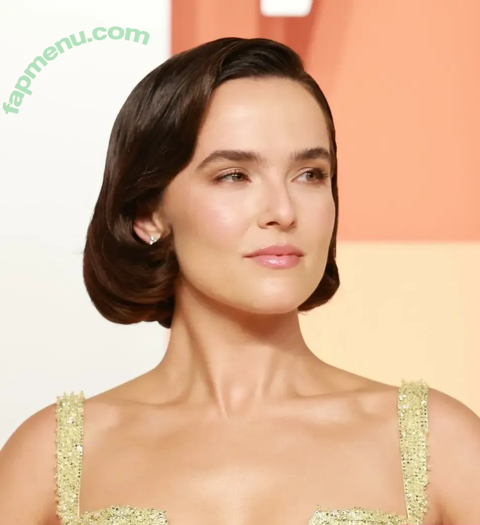 Zoey Deutch nude photo #0170 (zoeydeutch)