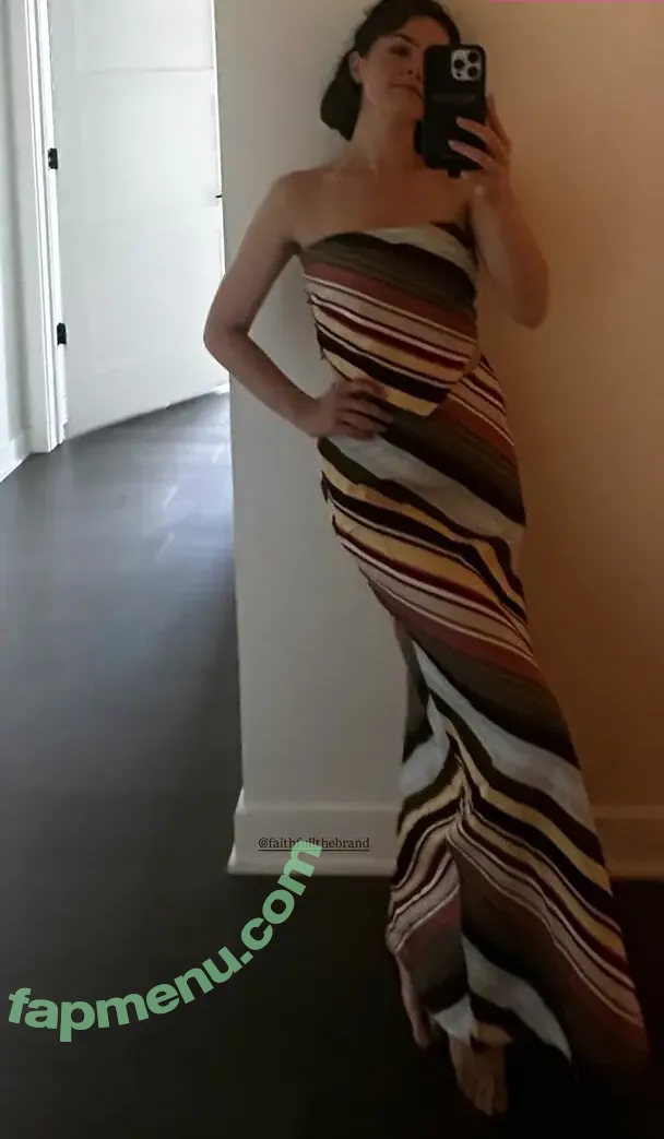 Zoey Deutch nude photo #0269 (zoeydeutch)