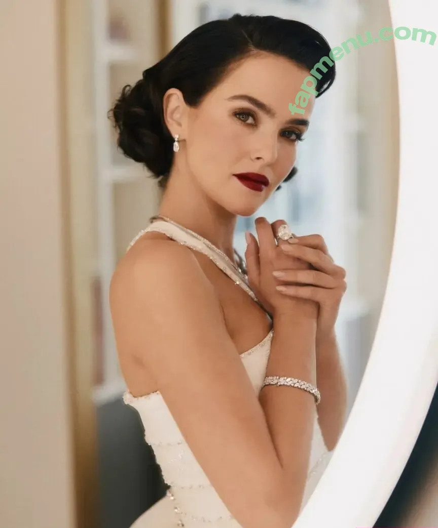 Zoey Deutch nude photo #0362 (zoeydeutch)