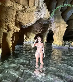zoeygraace / zoegrace.official nude photo #0006