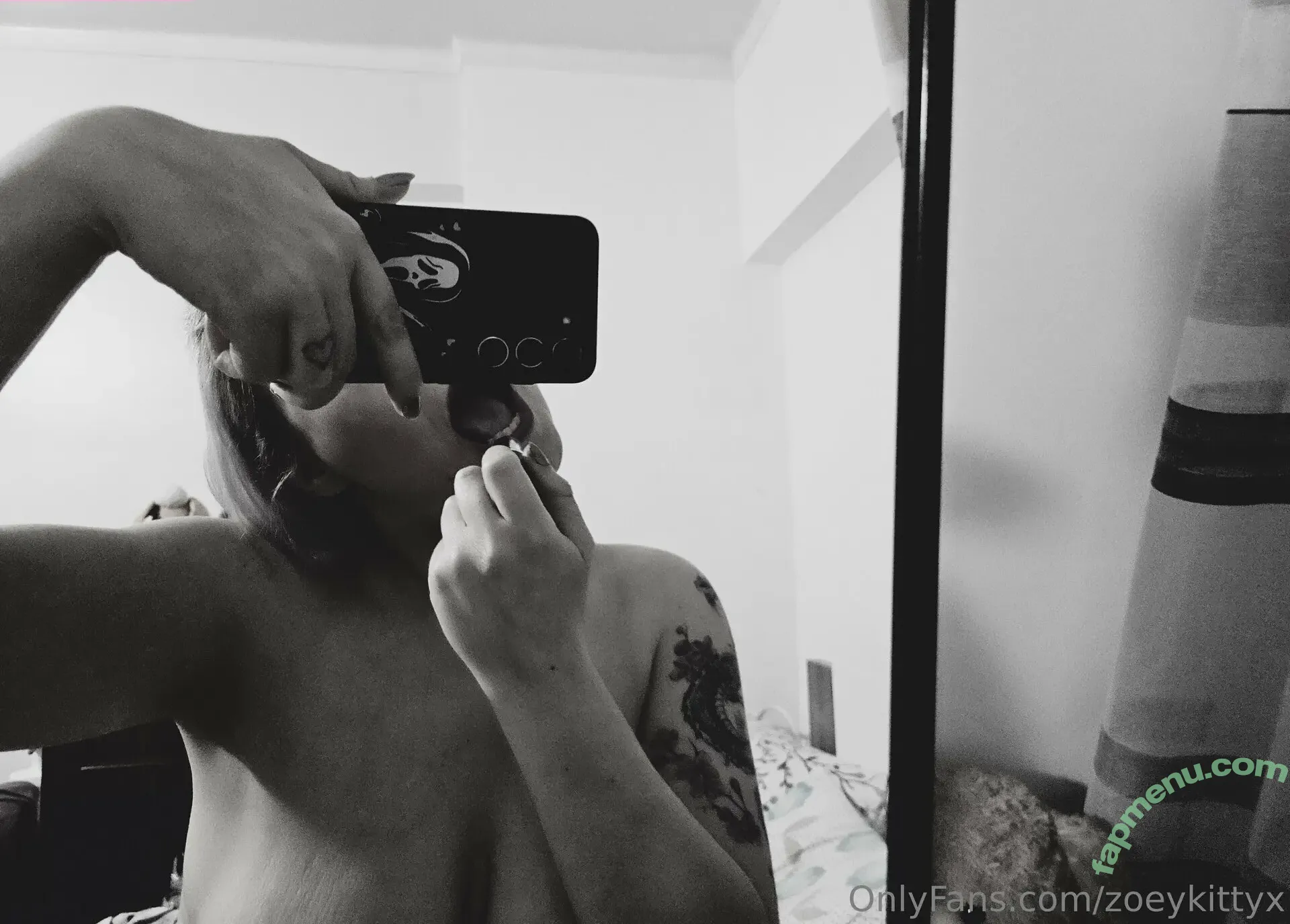 zoeykittyx nude photo #0020 (zoeyy.lynch)