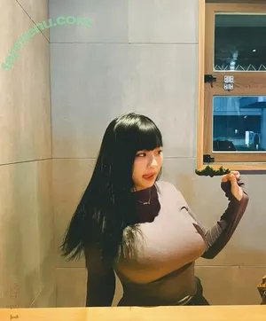 zoeytaiii / zoeyiso nude photo #0002