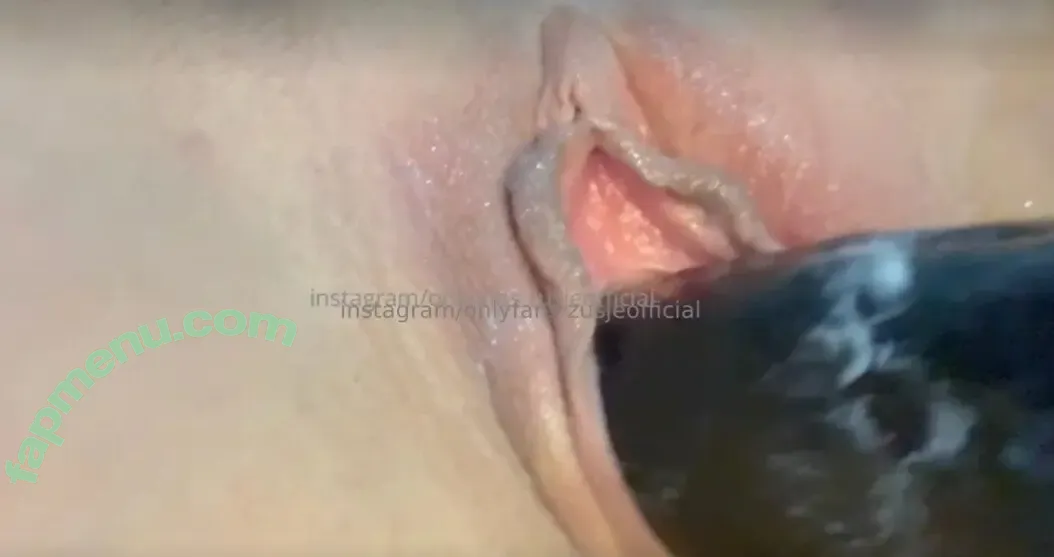 Zusje nude photo #0002 (zusjeofficial)