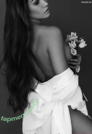  nude photo #0004