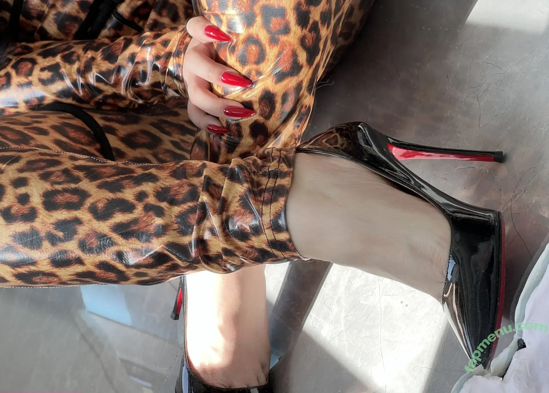 是120斤的小王同学 nude photo #1655 (是120斤的小王同学)