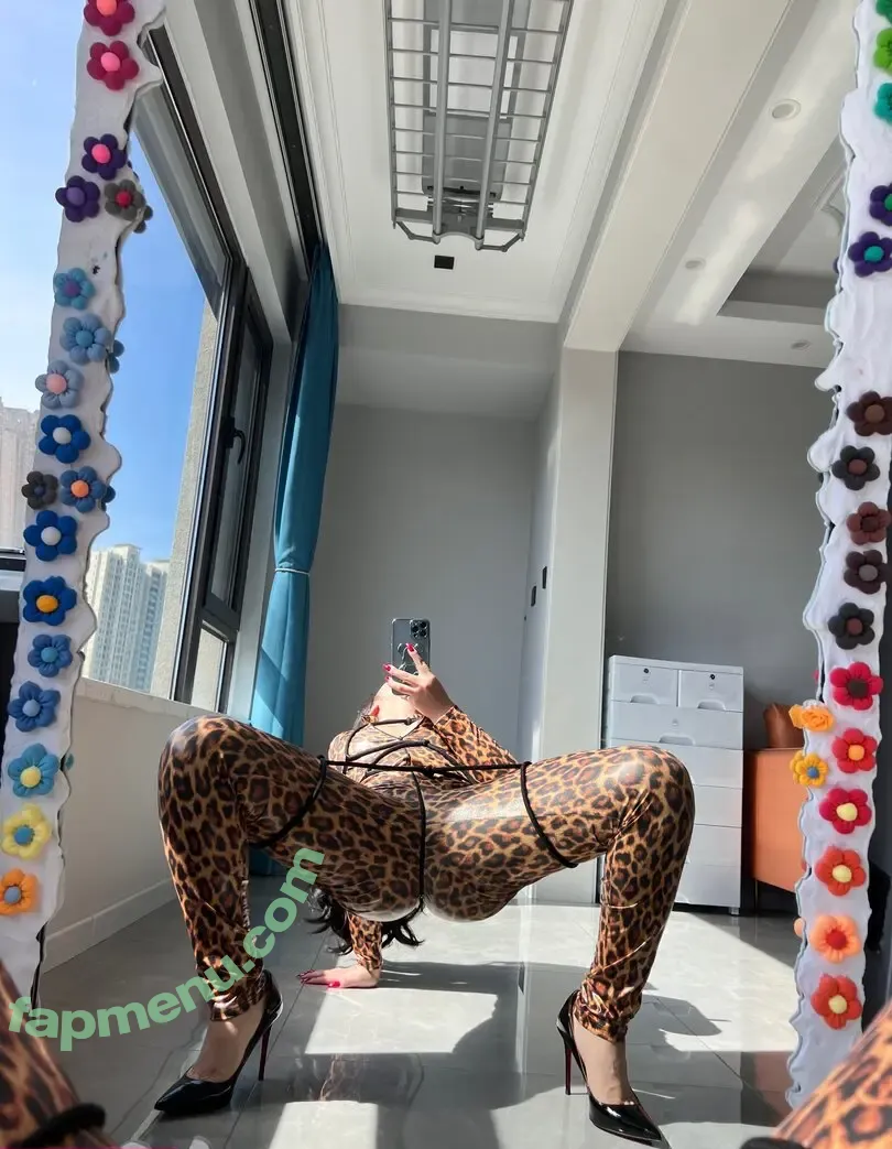 是120斤的小王同学 nude photo #1701 (是120斤的小王同学)