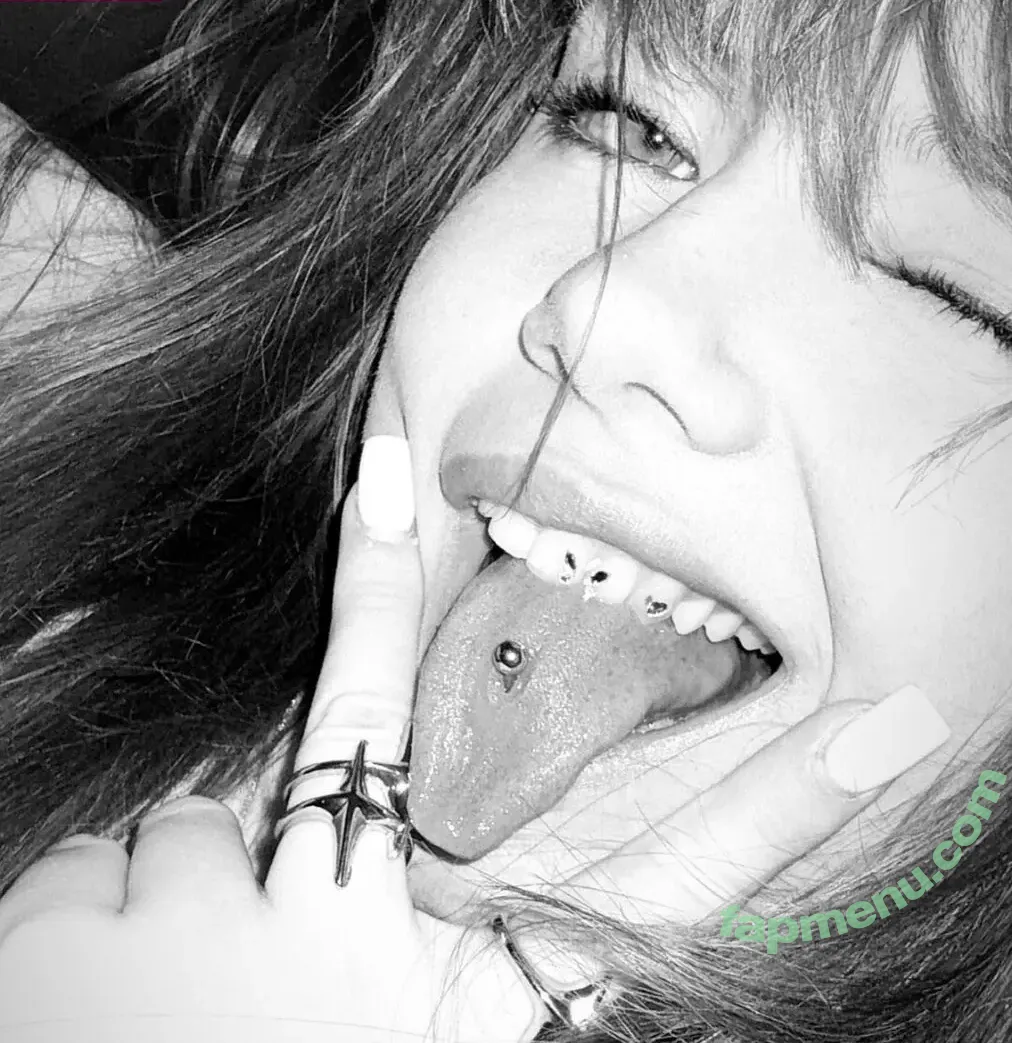 132.dks nude photo #0050 (132.dks)