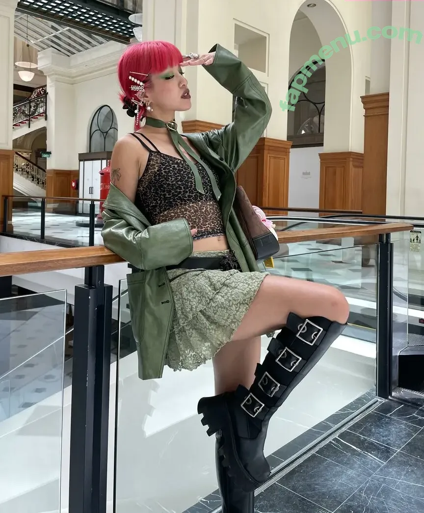 14strk nude photo #0006 (Elle Hioe / itselleokay)