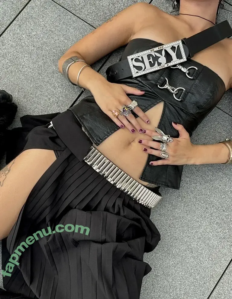 14strk nude photo #0022 (Elle Hioe / itselleokay)