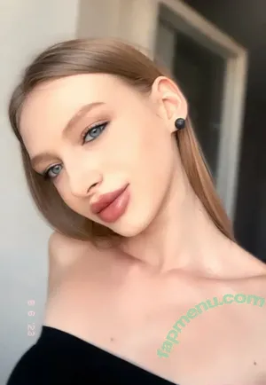 18y.o_anna / annaomusic nude photo #0007