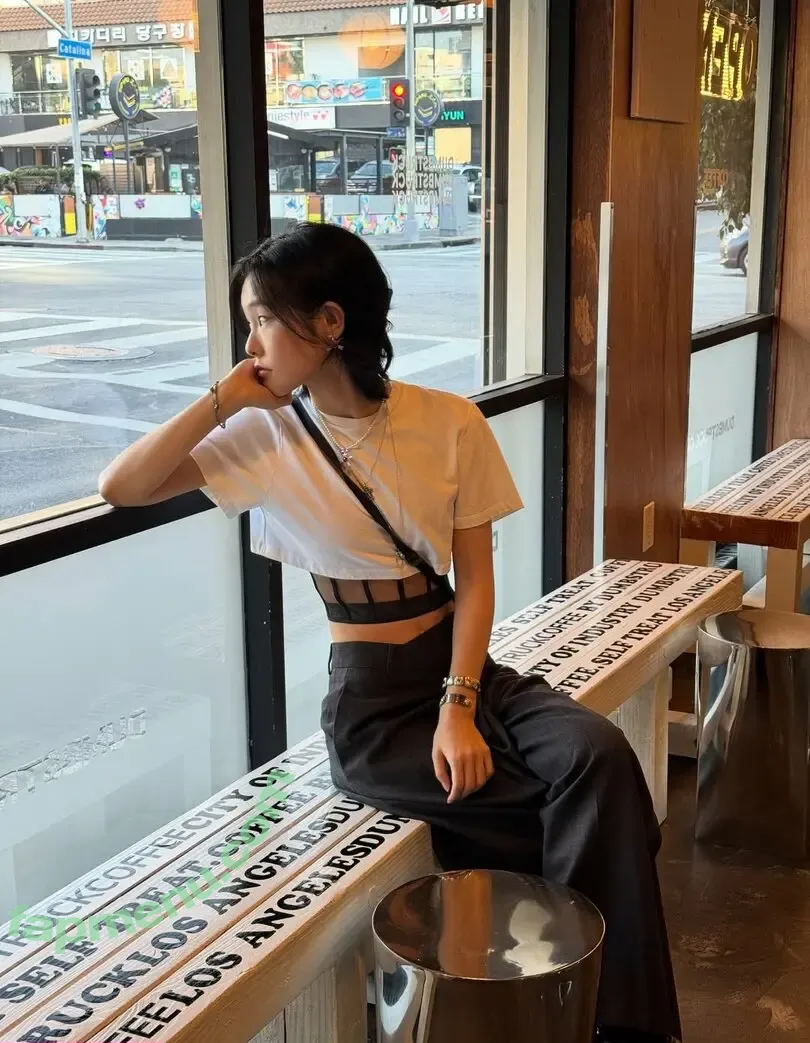 39daph nude photo #0299 (Daph)