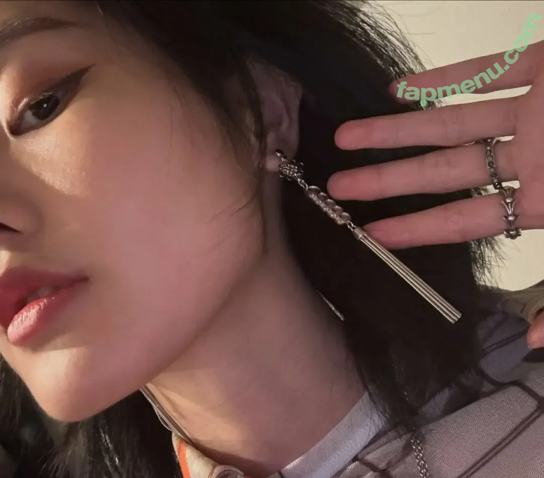 39daph nude photo #0321 (Daph)