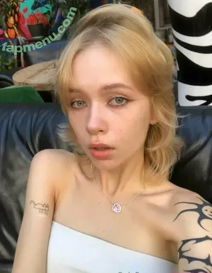  nude photo #0004